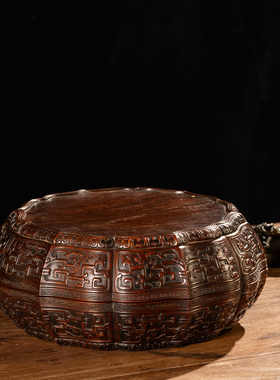 二十世纪红木满工夔龙纹菱口捧盒中式装饰摆件大红酸枝文房盒盖盒