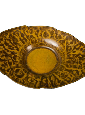 四世藏六造铜树叶形杯托成套