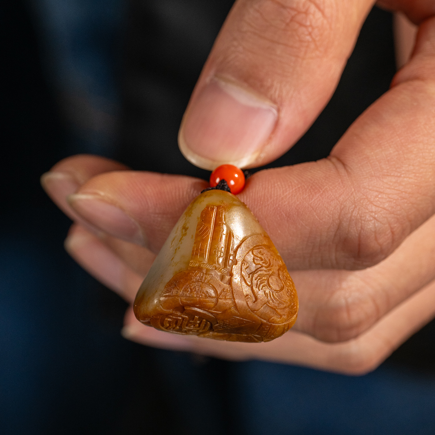 和田玉籽料雕锦灰堆挂饰古董玉器收藏真品和田白玉祝福挂件17.4g