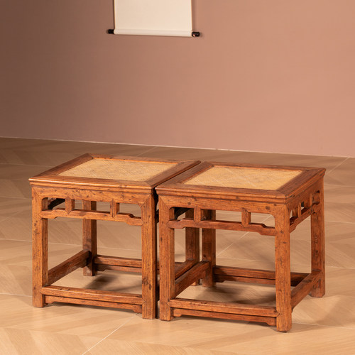 黄花梨罗锅枨矮栳方凳