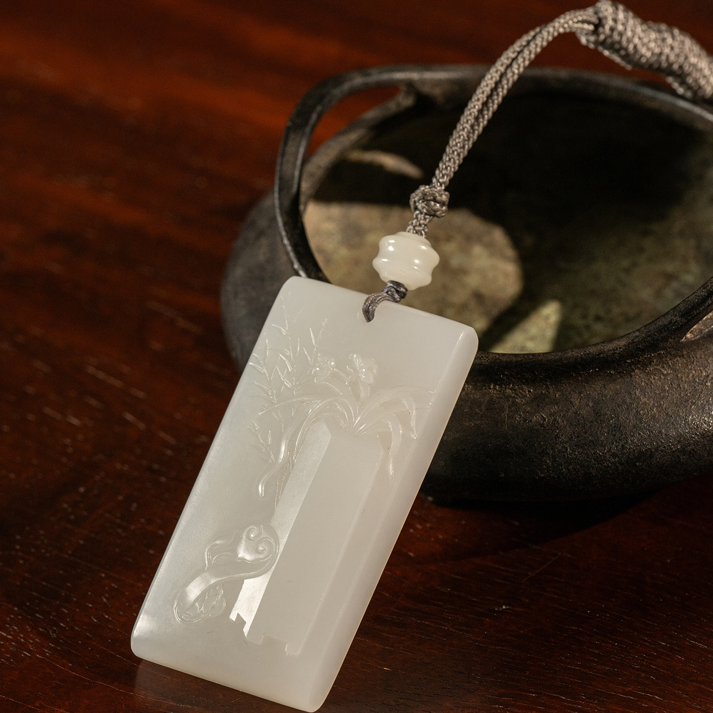 和田玉雕竹兰双清如意牌挂饰