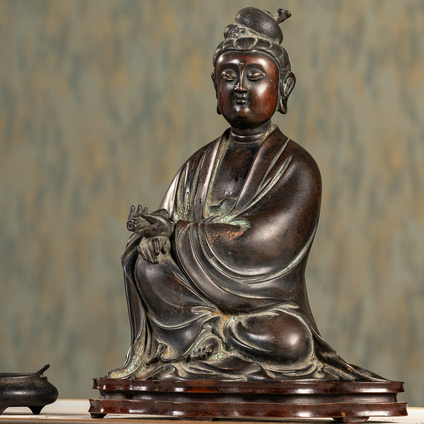 清代 铜持卷自在观音像（红木座）古董佛像收藏观音菩萨祝福摆件