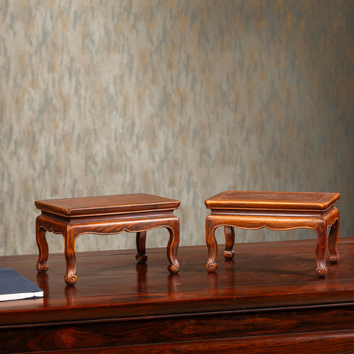 清代黄花梨束腰三弯腿器座