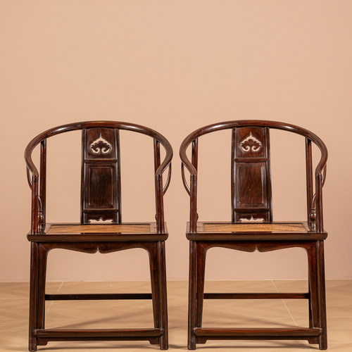 清代云纹靠背如意三攒红木椅子