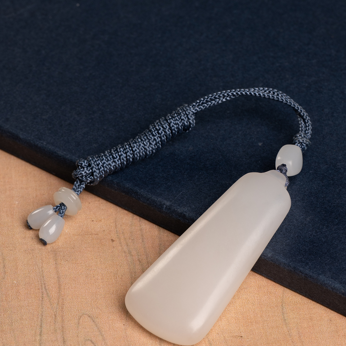 和田玉雕太湖石玉牌挂饰