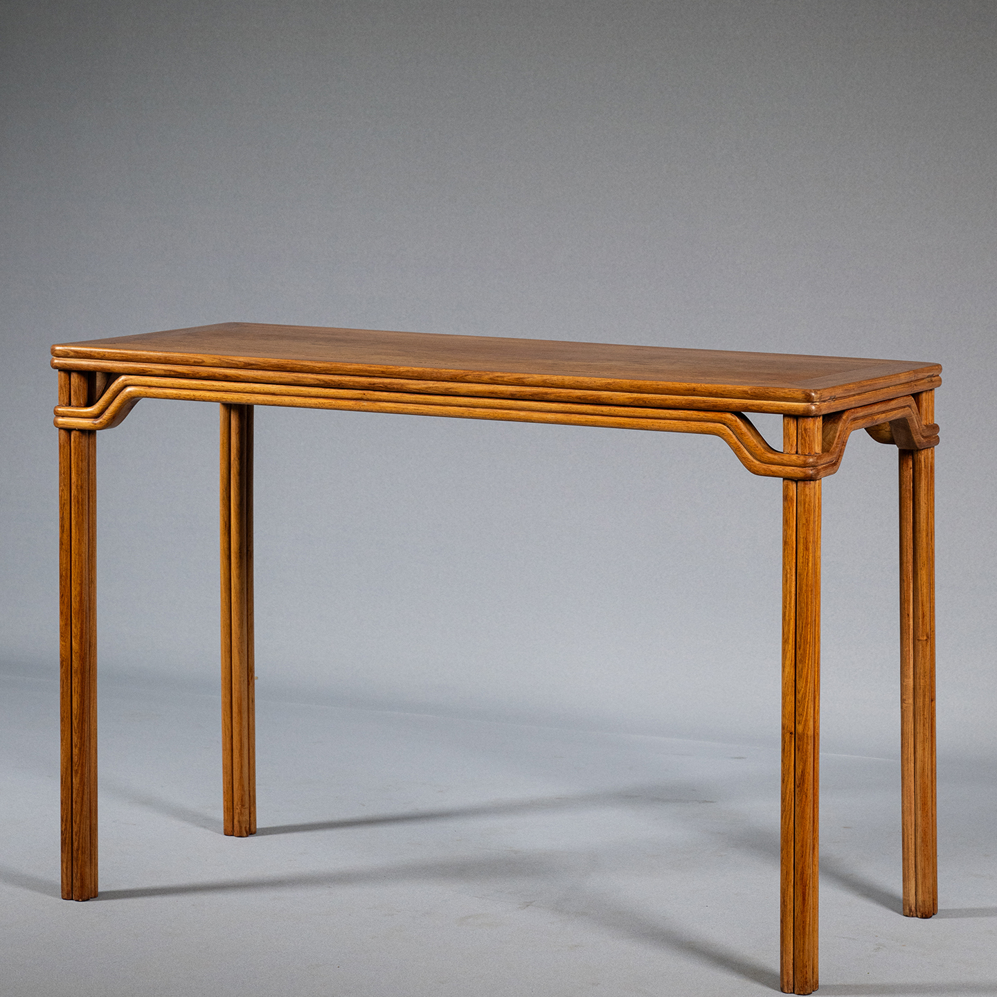 黄花梨劈料高罗锅枨圆包圆条