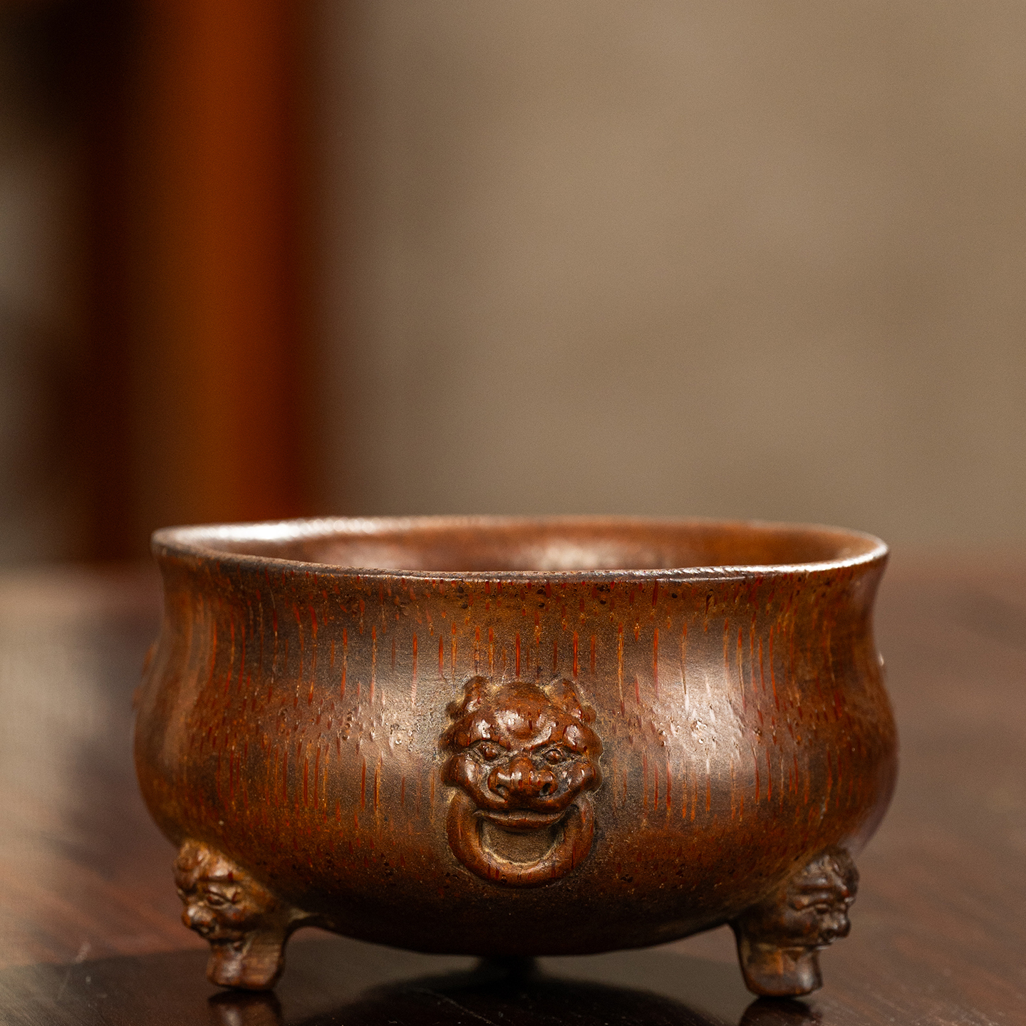 清代竹雕兽耳三足香炉摆件