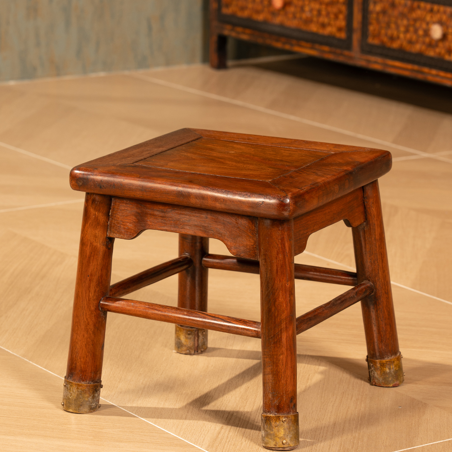 清代黄花梨刀牙板直枨铜包角