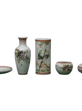 浅绛彩花鸟纹文具成套