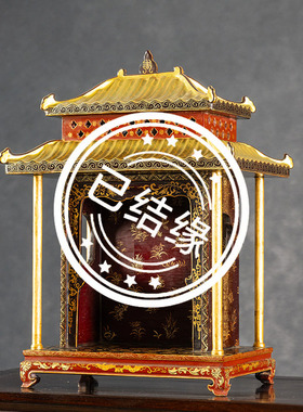 大漆描金重檐庑殿顶佛龛