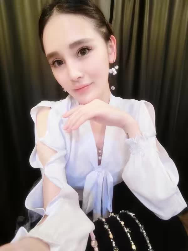 2020秋季新款性感夜店v领系带蝴蝶结白衬衣长袖打底衫镂空上衣女