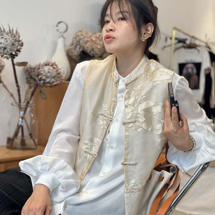 胖小妮的春天新中式刺绣真丝马甲