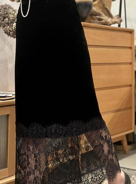 骨子里的优雅，气质高级感蕾丝拼接真丝绒后开叉松紧腰显瘦半身裙
