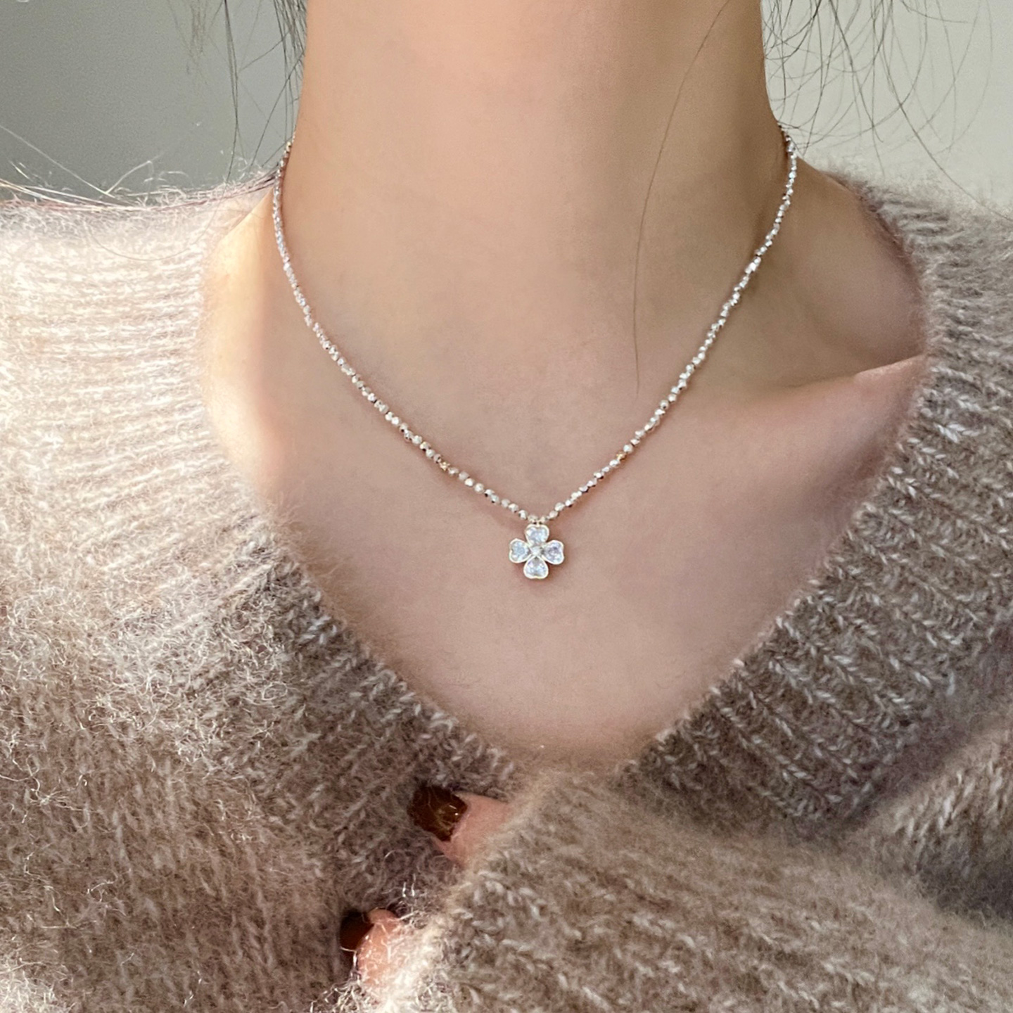 水晶幸运四叶草项链女配饰短款锁骨链轻奢小众高级感钻石吊坠颈链