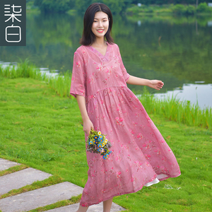 柒白棉麻连衣裙中长款2024夏新品苎麻文艺清新范v领印花女装裙子