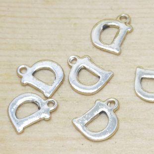 8.5*11金色D字吊坠手工饰品DIY材料字母铜配部分微瑕疵35克3.5元