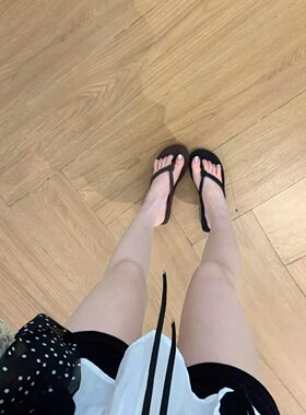 黑色人字拖女夏外穿厚底增高坡跟夹脚拖鞋防滑海边沙滩时尚2026新
