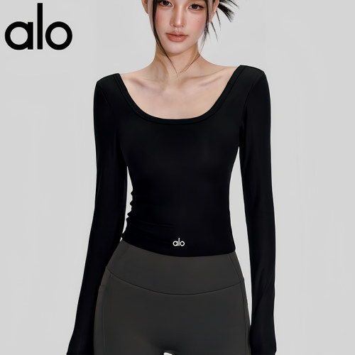 AIo方领大露背运动套装高级