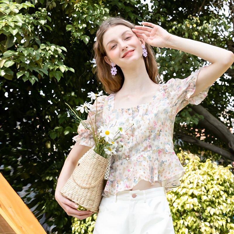 法式锁骨甜美碎花雪纺衫小香收腰洋气上衣卡腰绝美小衫春夏