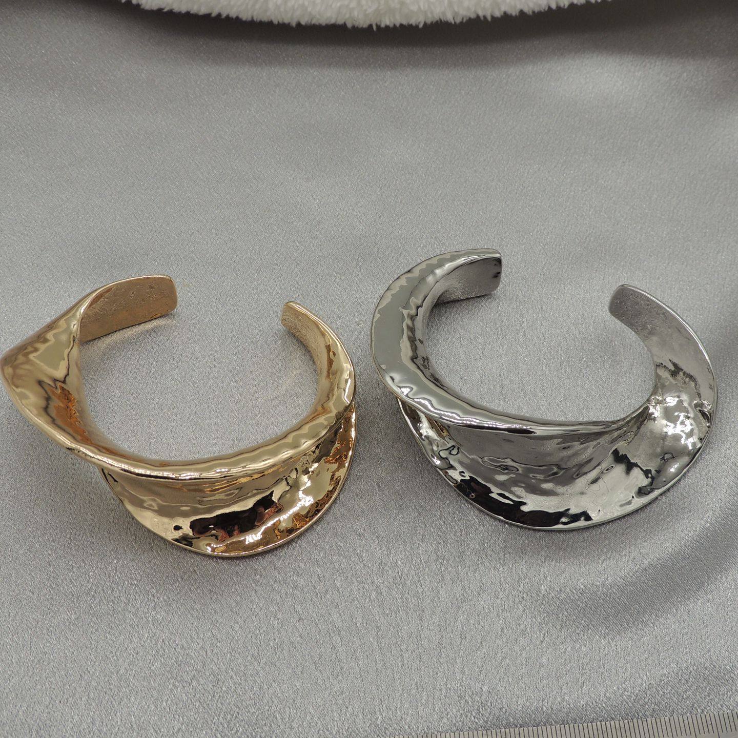 新款青岛欧美时尚百搭气质质感原单尾货异性夸张手镯Q54,饰品/流行首饰/时尚饰品新,手镯,淘宝优惠券,粉丝福利购,淘宝优惠卷