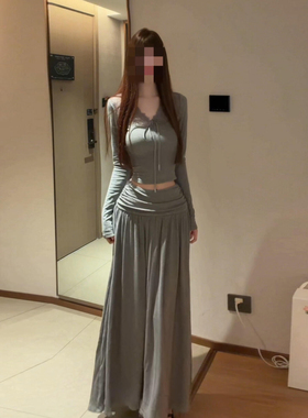 韩系巨好看穿搭一整套早春2026新款灰色长袖连衣裙女长裙两件套装