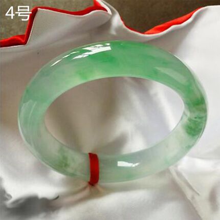 翡翠色飘花手镯子女款送妈妈流行饰品拍照仿玉镯子特价包邮带证书