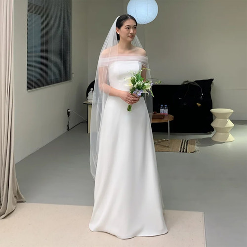 法式简约白色抹胸轻婚纱新娘