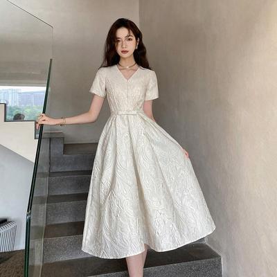 小晚礼服裙高级感法式轻奢小众高端连衣裙女订婚平时可穿白裙日常