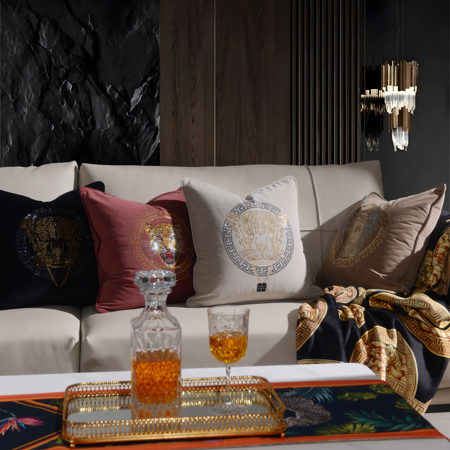 欧式轻奢华烫钻天鹅绒抱枕客厅沙发靠垫套酒店素色方形靠枕含枕芯