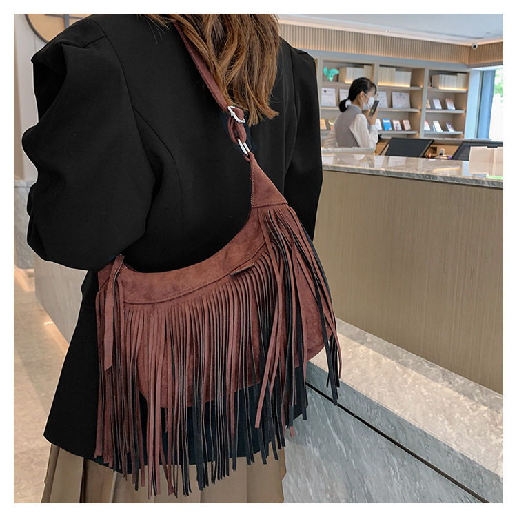 流苏复古流行女士单肩包