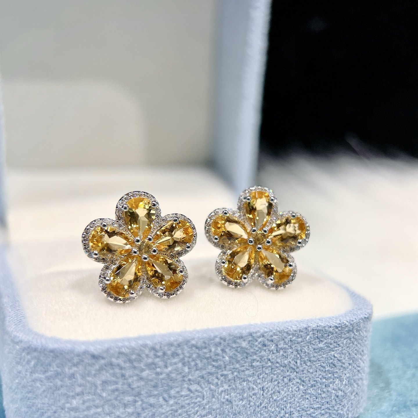 星赞轻奢珠宝925银镶嵌约3.7克拉天然黄水晶花花造型耳钉高级耳饰,珠宝/钻石/翡翠,耳饰,淘宝优惠券,粉丝福利购,淘宝优惠卷