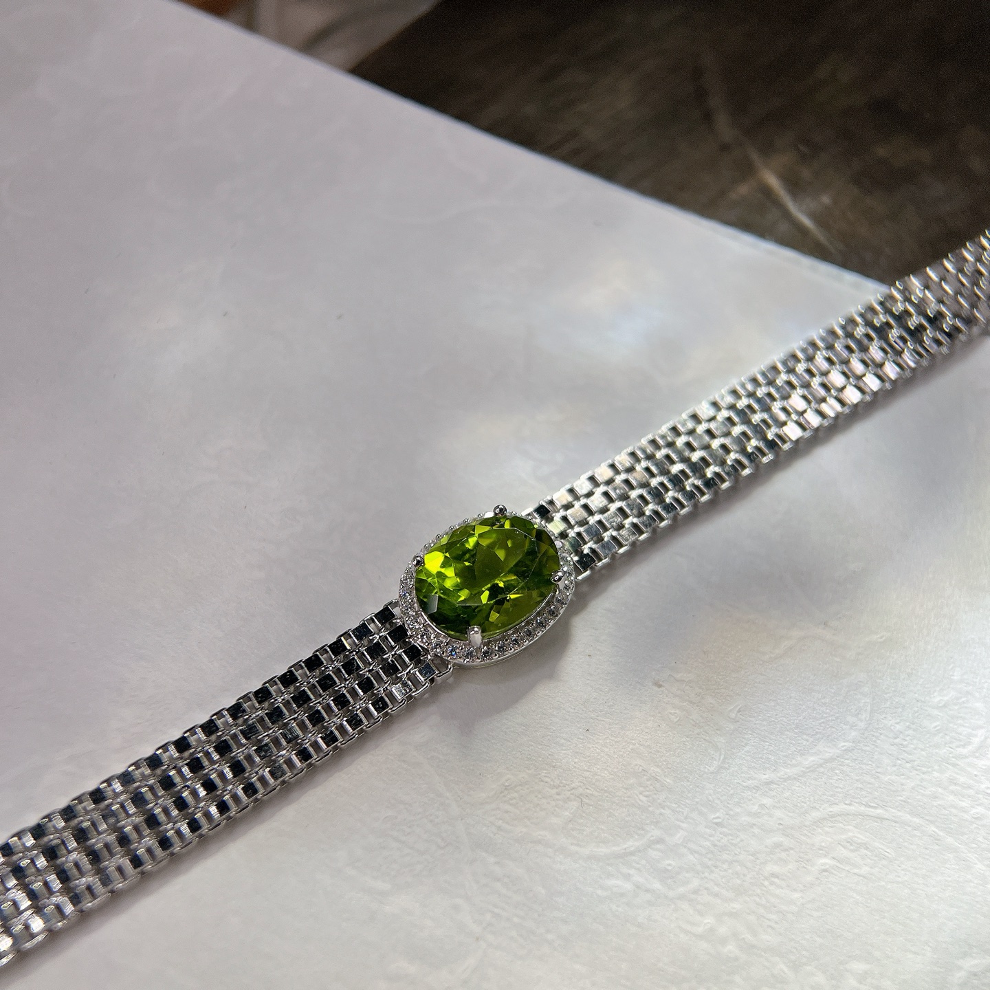 星赞轻奢珠宝银镶嵌约5.69克拉天然橄榄石大主石手表带链条手链