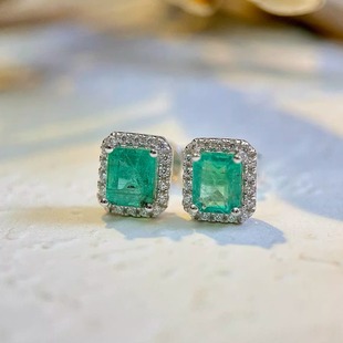 星赞轻奢珠宝S925银镶嵌约1.6克拉天然祖母绿方形切割精致感耳钉
