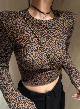 2025早秋新款时尚辣妹风圆领豹纹短款设计感修身显瘦长袖T恤上衣