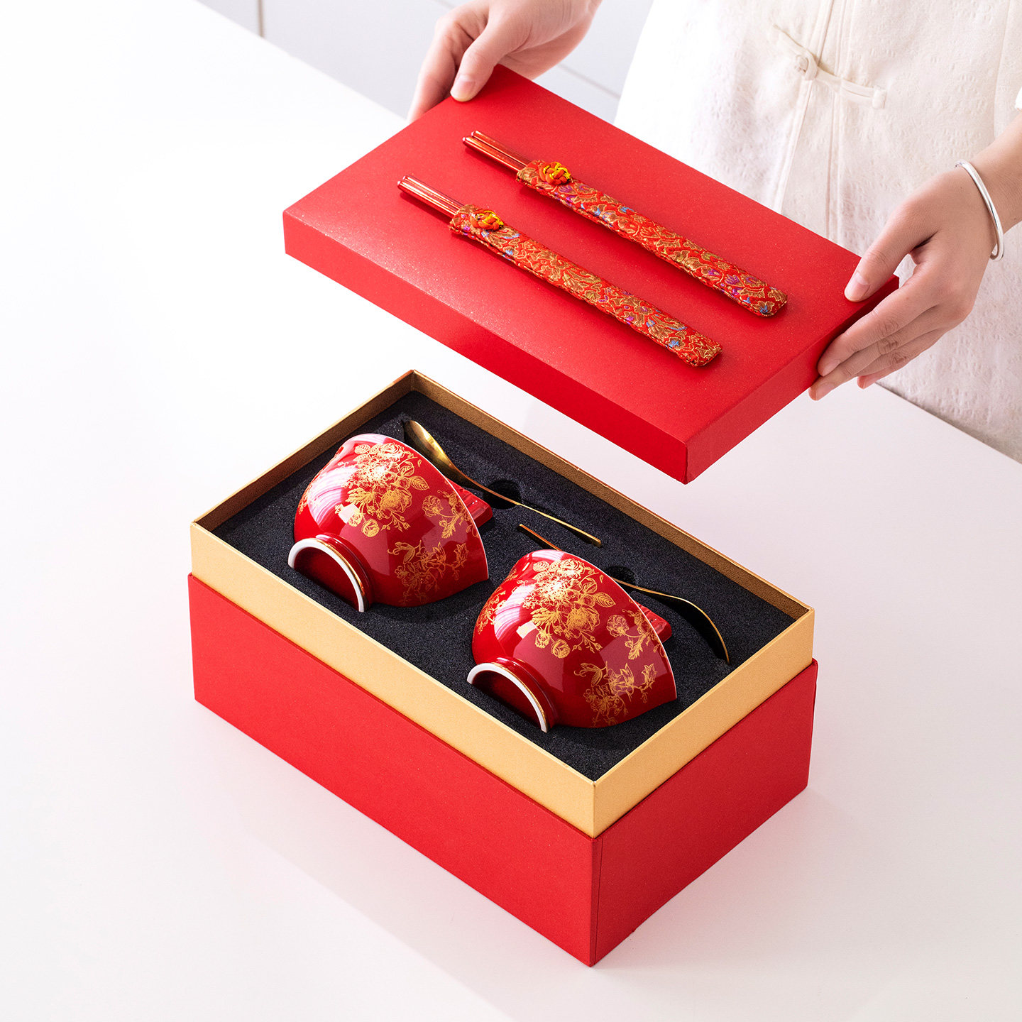 结婚礼物陪嫁喜碗对碗套装敬茶杯一对红色陶瓷餐具中式新人碗筷勺,节庆用品/礼品,喜碗/敬茶杯,淘宝优惠券,粉丝福利购,淘宝优惠卷