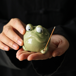 陶瓷青蛙线香香插底座香炉可爱挑逗蛙摆件茶宠家用居室线香架香托