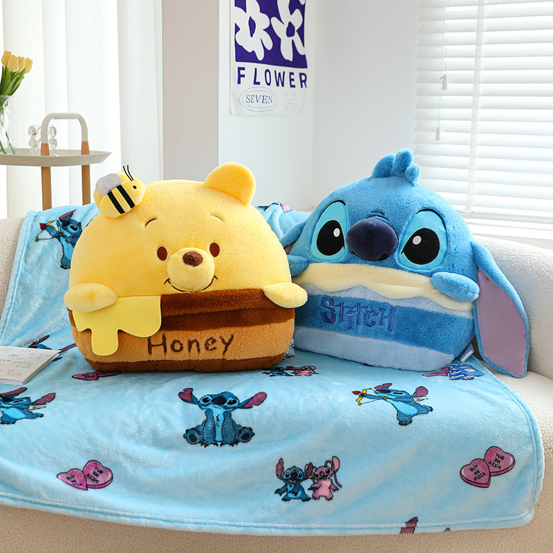 卡通噗噗熊毛绒午睡抱枕毯子空调被子二合一玩偶女生两用沙发靠垫