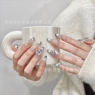 爆闪轻奢冰透纯欲新娘美甲仙气成品爆款 纯手工穿戴美甲显白网红款