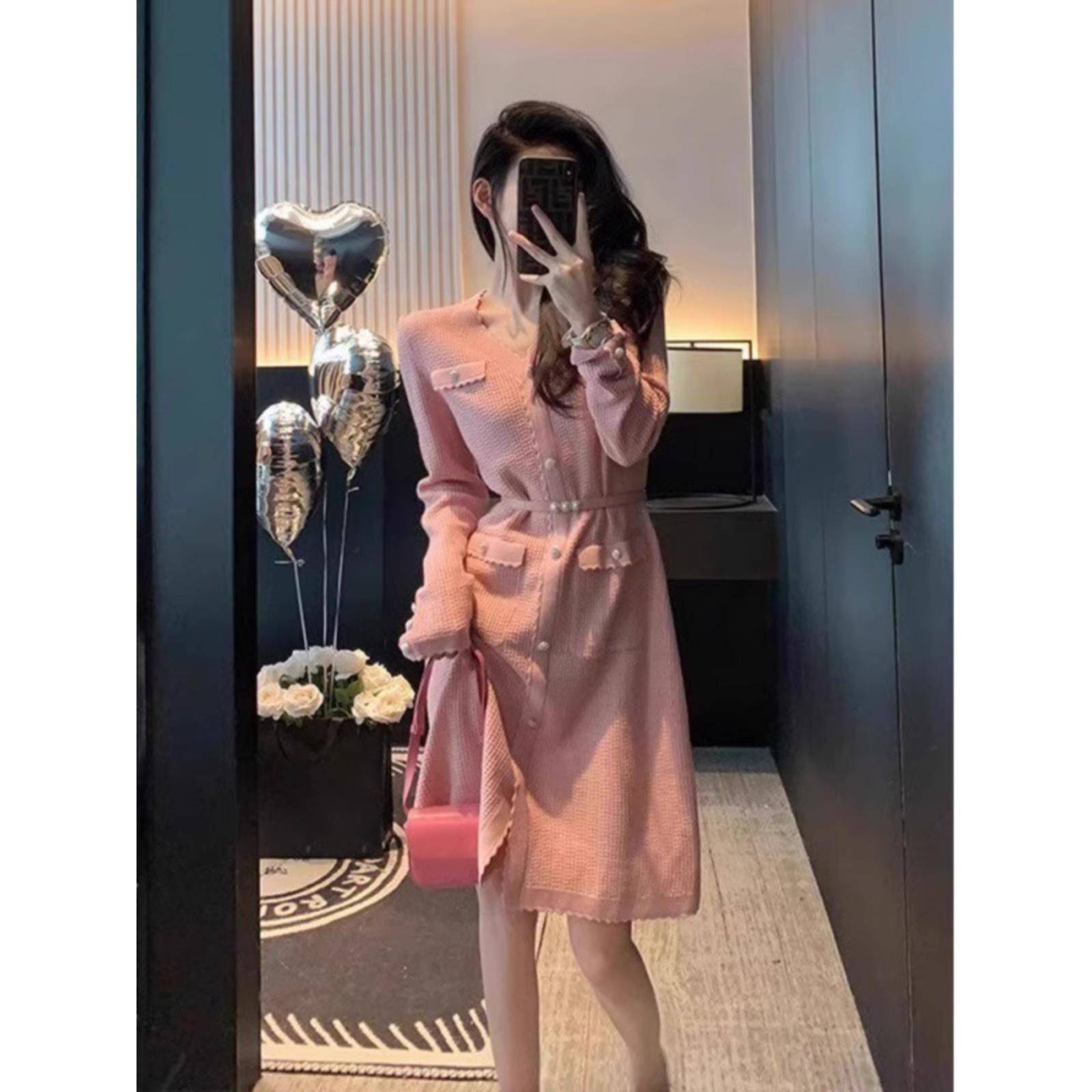 欧洲站2024新款轻奢女装高级感粉色裙子名媛气质针织连衣裙女秋冬