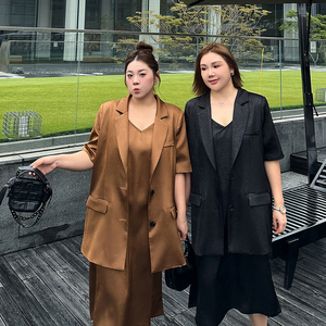 半袖薄款缎面西装外套大码女装2024年夏季新款胖mm宽松中长款西服