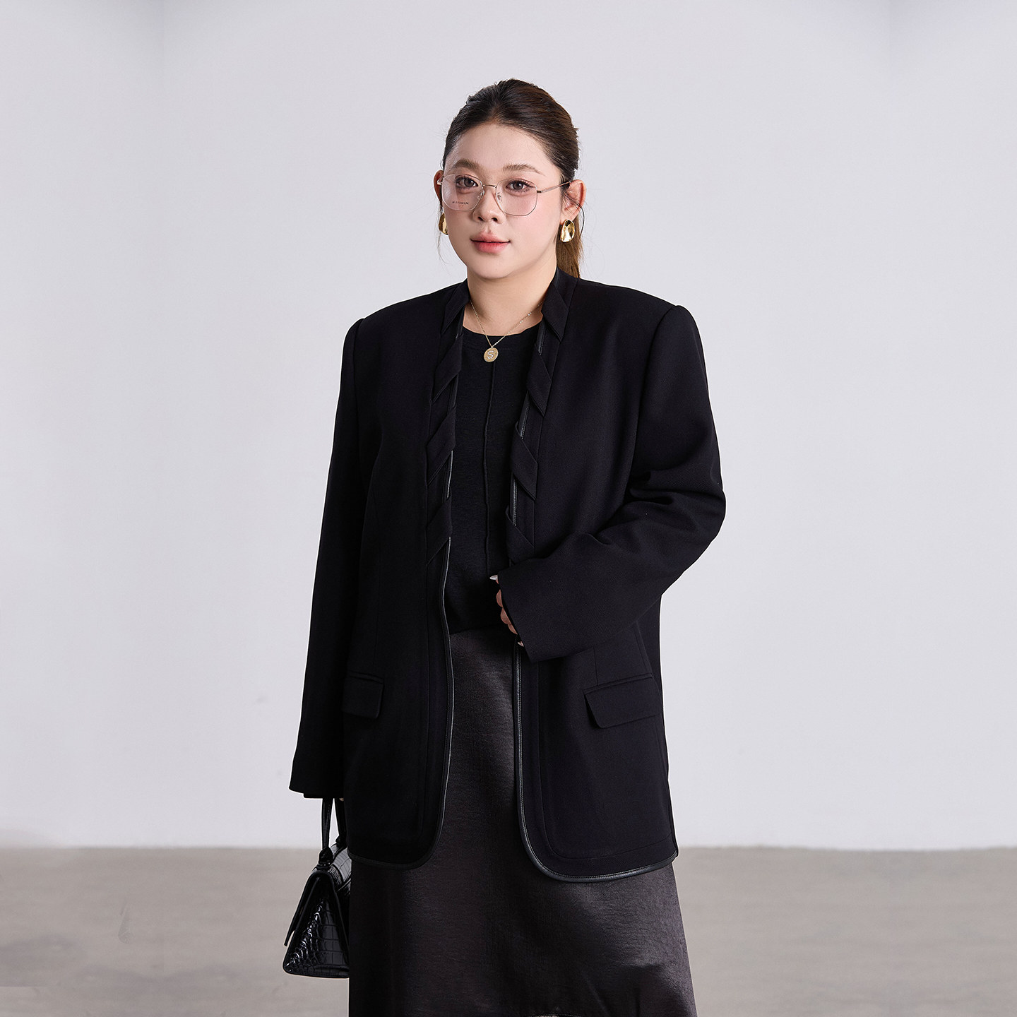 个性大码女装气质高级感黑色西装外套春季胖mm宽松显瘦休闲上衣,女装/女士精品,常规大码外套,淘宝优惠券,粉丝福利购,淘宝优惠卷