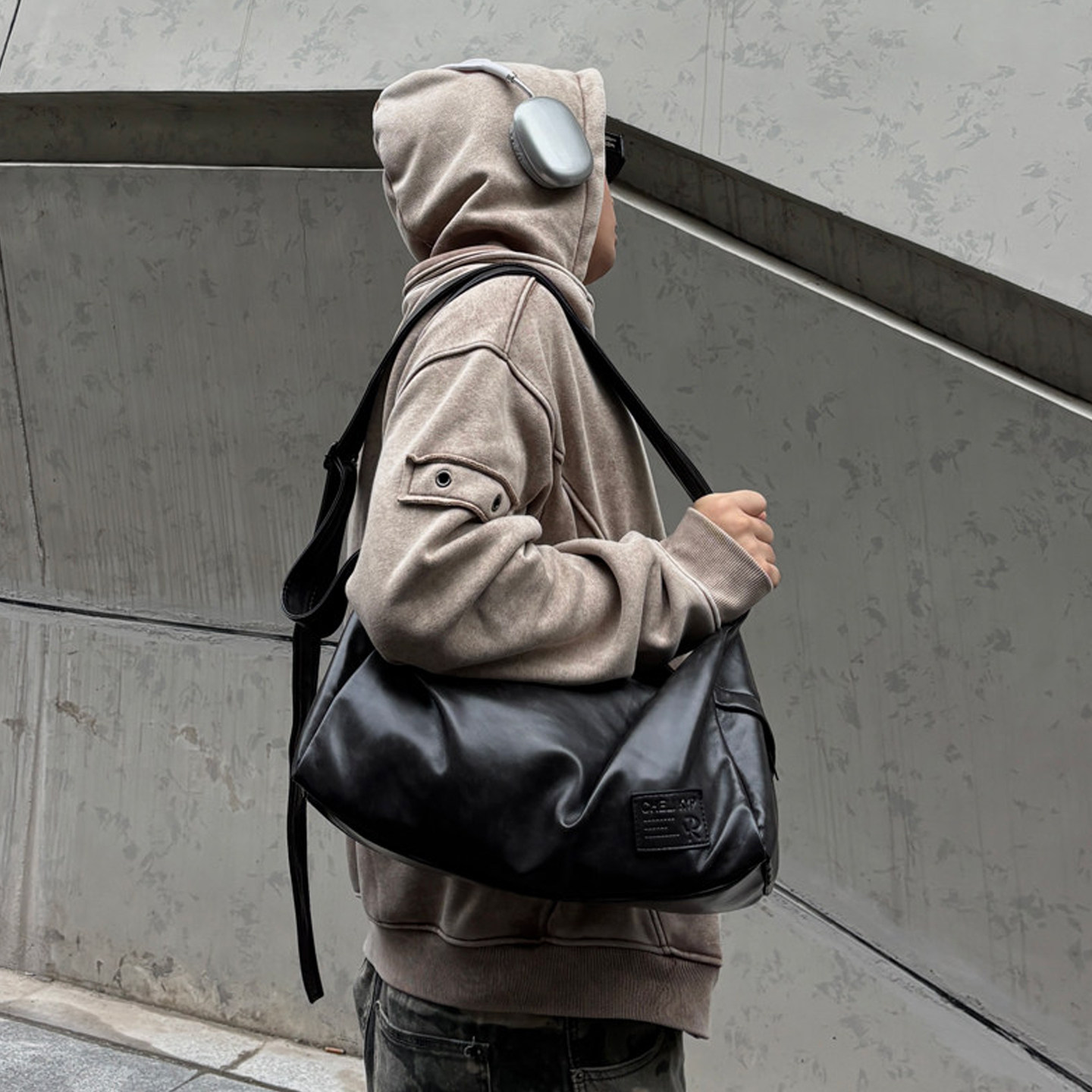 xc设计款ins时髦腋下复古托特挎包枕头包皮质个性手提波士顿日系,箱包皮具/热销女包/男包,男士包袋,淘宝优惠券,粉丝福利购,淘宝优惠卷