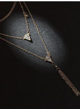 Its a four-storey chain of water-triming gemstones. Its a