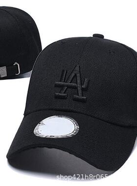 La Hat baseball girl bends down with the American hip-hop