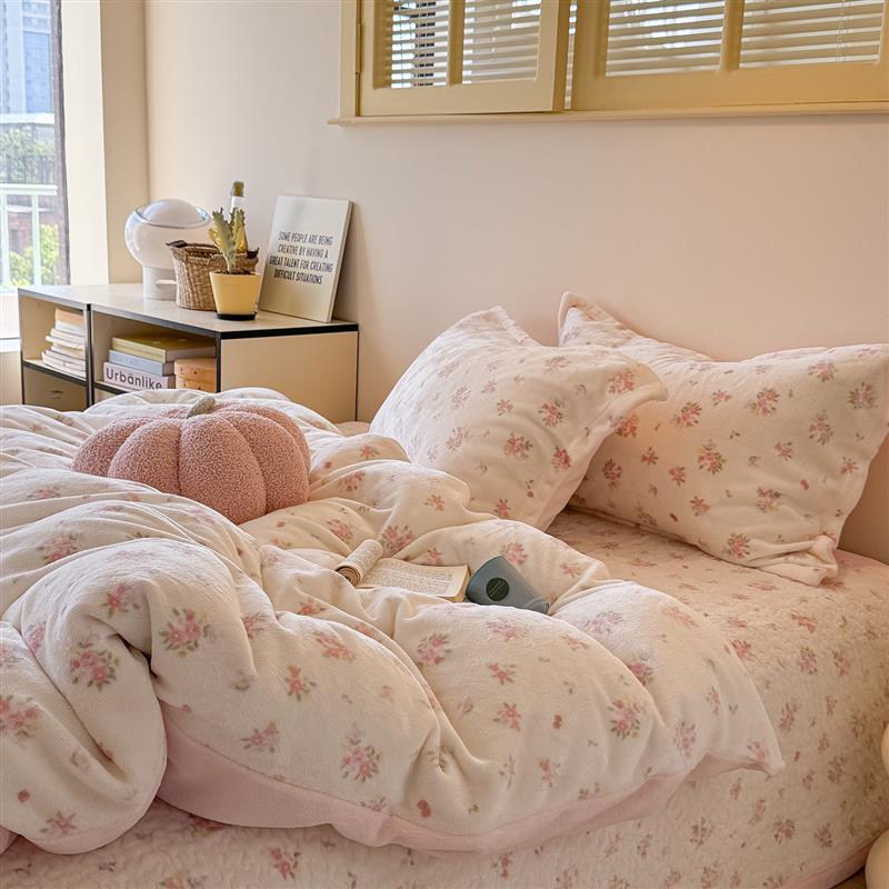 Fly, very warm, milk bed cover, four sets of small, fresh wi