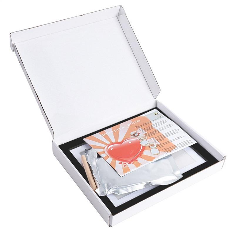 The pet claws mark the photo frame, the puppies feet mark t