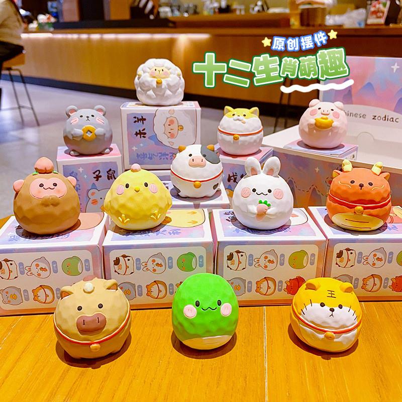 The original wooden sculptor, 12 years old, made a home in a