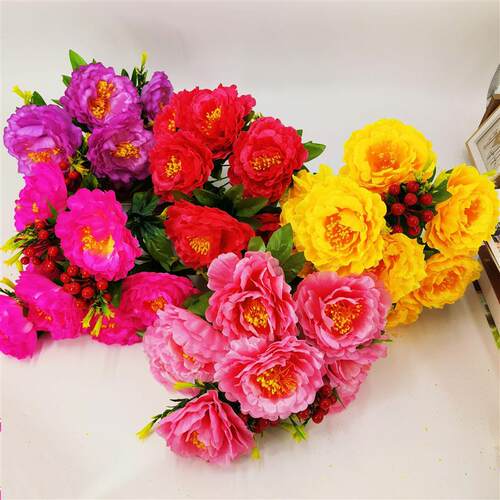 Fake-fashion porcelain bouquets of plastic and dry flowers,