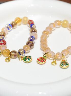 The temple, together with the golden and golden bracelets of