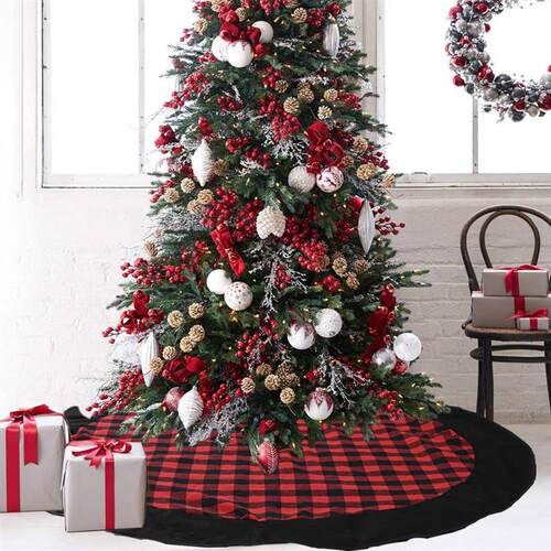 Hobbys Christmas decorations are red, black and velvet, and